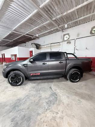 FORD RANGER 3.2 FX4 4X4 CD 20V DIESEL 4P AUTOMÁTICO FORD RANGER 3.2 FX4 4X4 CD 20V DIESEL 4P AUTOMÁTICO
